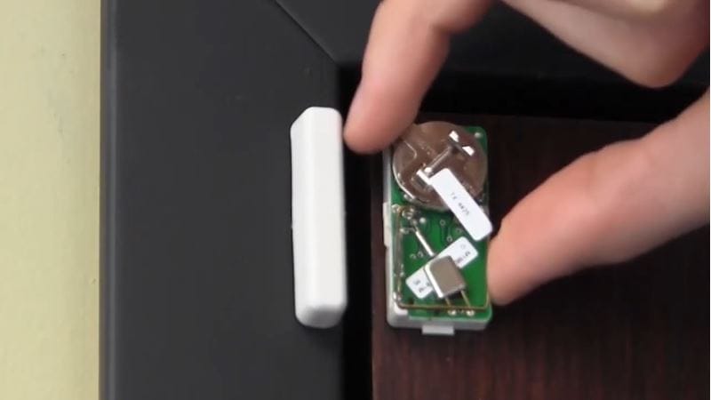 How to Replace the Battery for a Door/Window Sensor